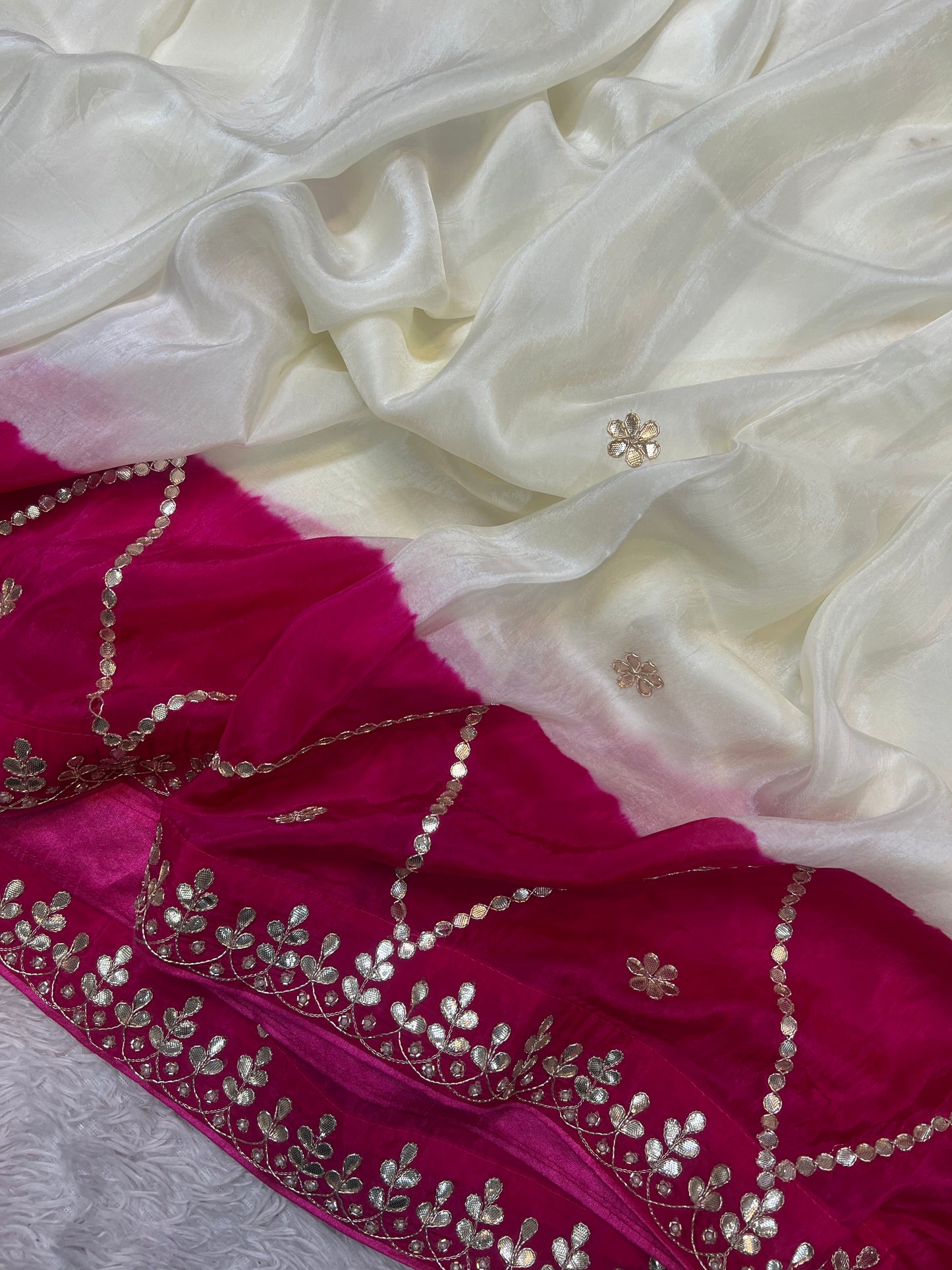 Rangrekha Saree