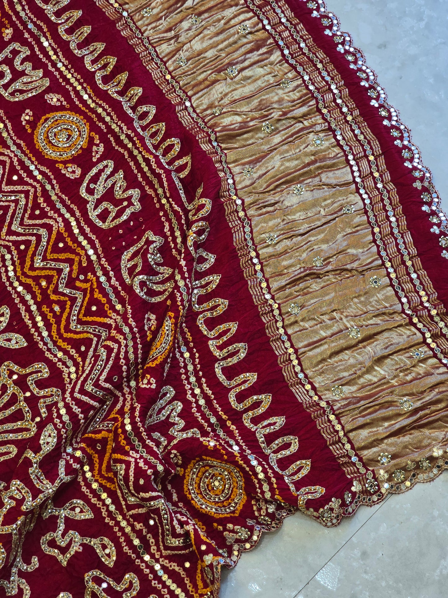 Faabiana Bandhani