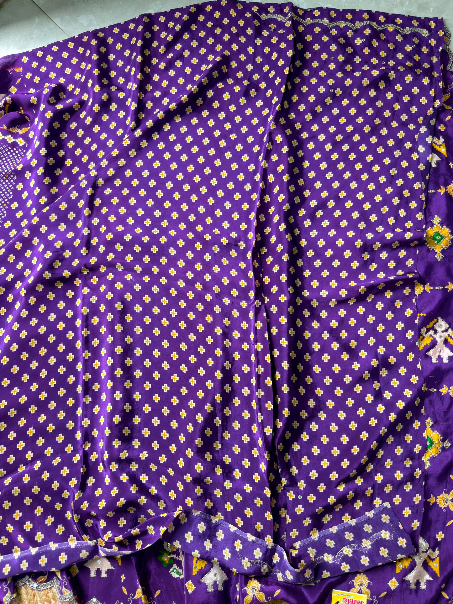 Traditional Patola And Bandhani Saree