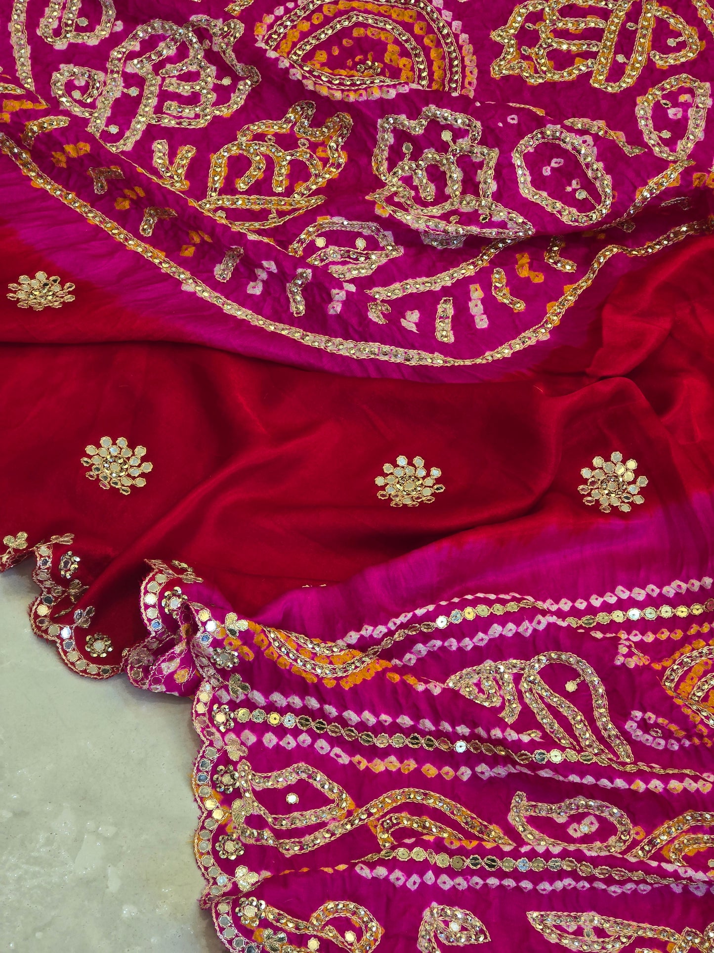 Faabiana Bandhani